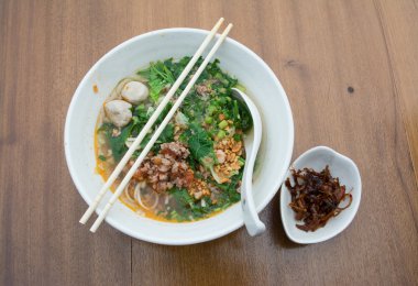 Tay şehriye çorbası et