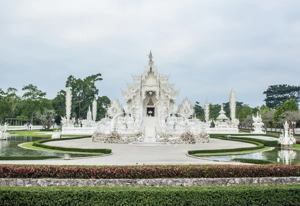 扫管笏荣坤被外国人称为白寺在泰国清莱府 — 图库照片