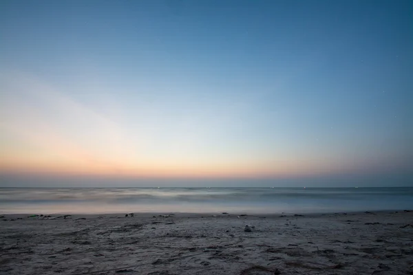 Praia de Sampraya no parque nacional Samroiyod, Pranburi, Prachuap Khiri Khan, Tailândia — Fotografia de Stock