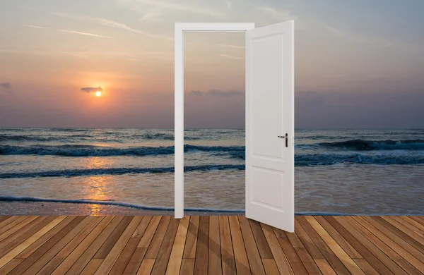 Açılış kapının arkasında manzara