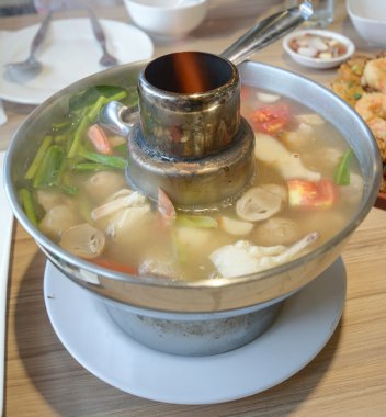 Tom yam çorbası