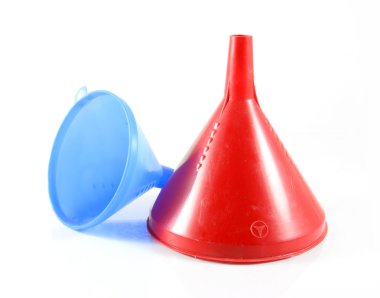 Beyaz arka plan üzerinde izole huni.