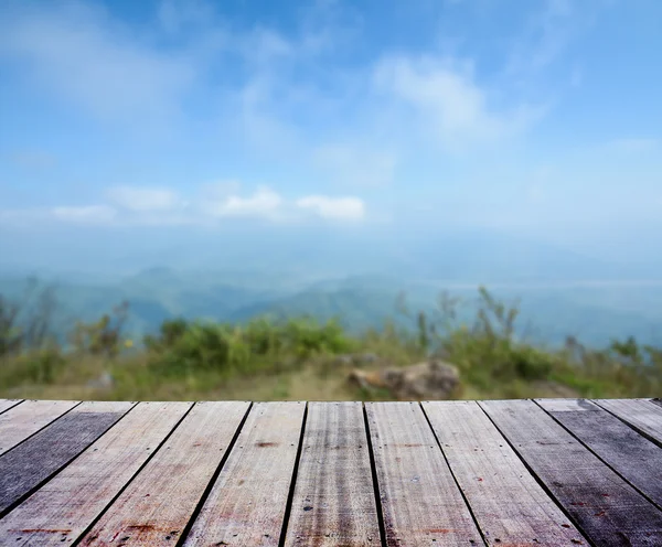 Paisagem com terraço de madeira — Fotografia de Stock