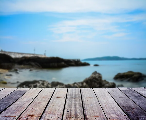 Paisaje con terraza de madera — Foto de Stock