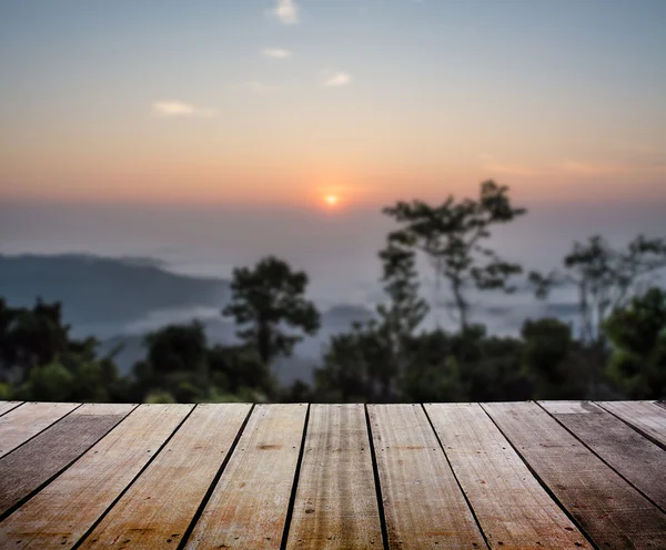 Paisagem com terraço de madeira — Fotografia de Stock