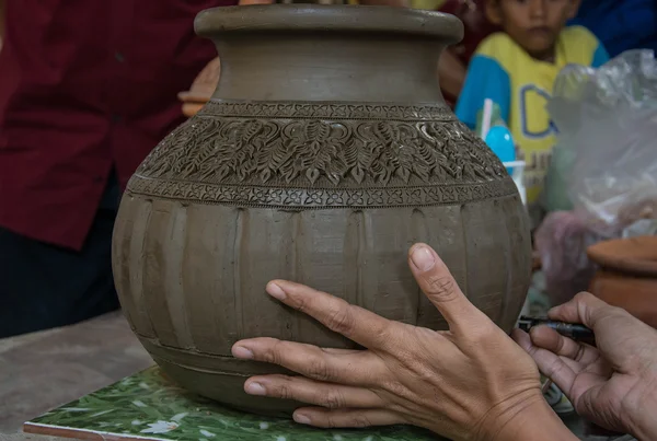 Carving clay for make the earthenware. — Stock Photo, Image