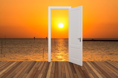 Açılış kapının arkasında manzara