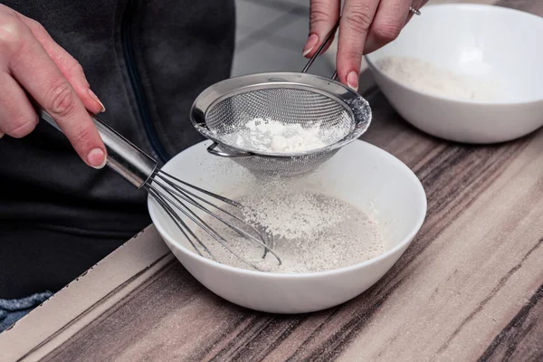 Sprinkling Dough White Flour Bread Kitchen — Stock Photo, Image