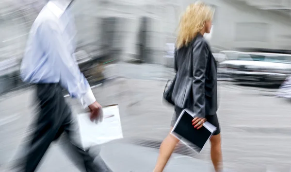 Grupo de empresarios en la calle —  Fotos de Stock