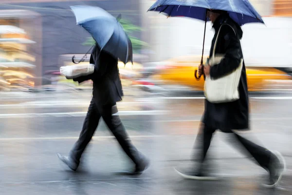 Groep van mensen uit het bedrijfsleven in de straat — Stockfoto