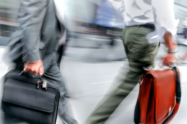 Grupo de empresarios en la calle — Foto de Stock