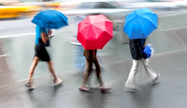 モーション ブラーを市で雨の日 — ストック写真