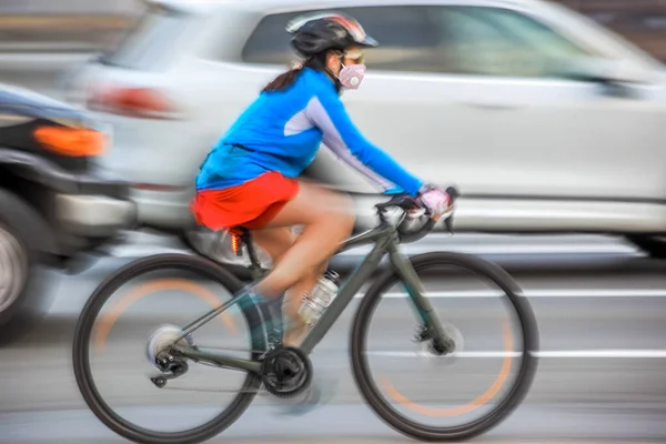 Pessoas Ativas Bicicleta Estrada Cidade Movimento Desfoque — Fotografia de Stock