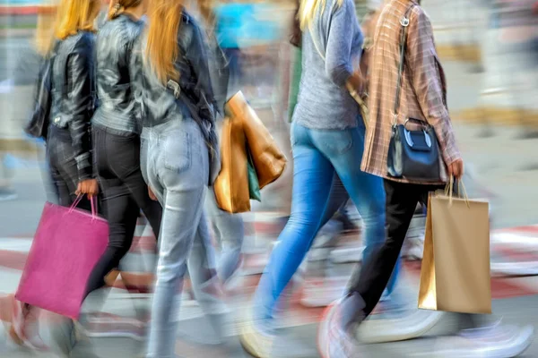 Pessoas Que Fazem Compras Cidade Borrão Movimento — Fotografia de Stock