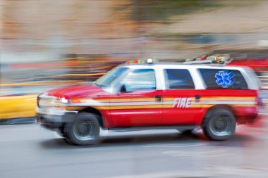 Hızlı müdahale hafif tıbbi itfaiye aracı