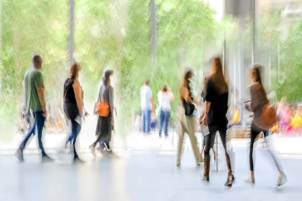 Imagen Abstracta Gente Vestíbulo Moderno Centro Negocios Con Fondo Borroso —  Fotos de Stock