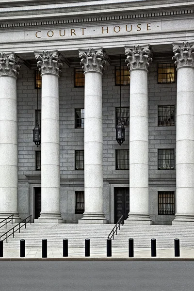 Inscription on the courthouse — Stock Photo, Image