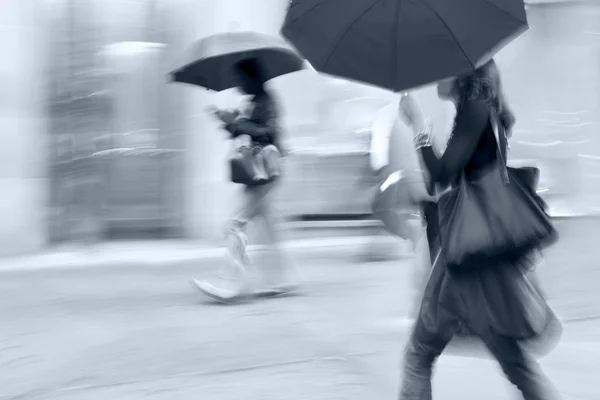 Regenachtige dag bewegingsonscherpte — Stockfoto