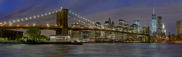 Panorama New York stad 's nachts — Stockfoto