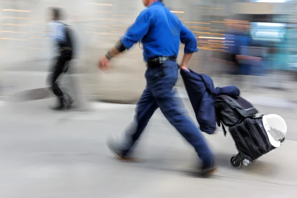 Groep van mensen uit het bedrijfsleven in de straat — Stockfoto