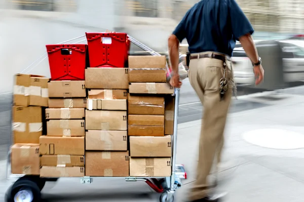 Consegna con carrello a mano — Foto Stock