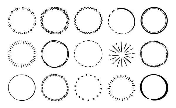 Handgezeichnete Kreislinie Abzeichen Set. — Stockvektor