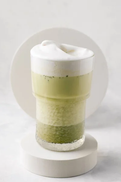 Matcha Tea Latte Gray Background — Stock Photo, Image