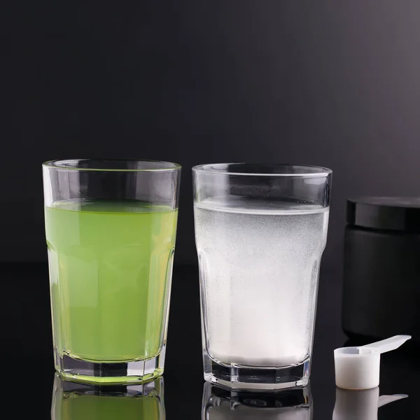 Ποτά Χρήσιμα Για Την Καλή Φυσική Κατάσταση Ποτήρια Μαύρο Φόντο — Φωτογραφία Αρχείου
