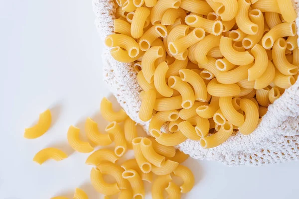 Surowe Suche Niegotowane Makarony Makaronowe Spaghetti Białym Tle Dobry Sosu — Zdjęcie stockowe
