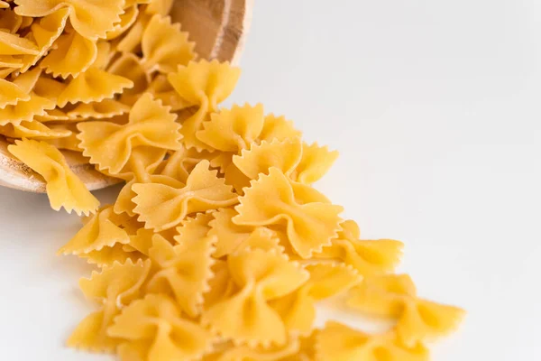 Roh Getrocknete Ungekochte Farfalle Nudeln Spaghetti Nudeln Auf Weißem Schüssel — Stockfoto