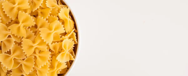 Raw Dry Uncooked Farfalle Pasta Spaghetti Noodle White Bowl Wooden — Stock Photo, Image