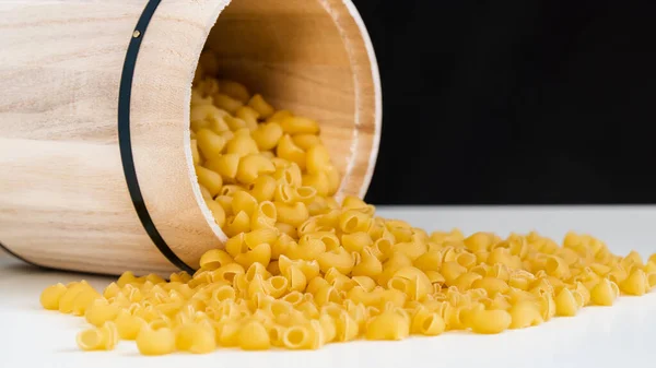 Rauwe Droge Ongekookte Mini Pipe Rigate Pasta Spaghetti Noodle Witte — Stockfoto