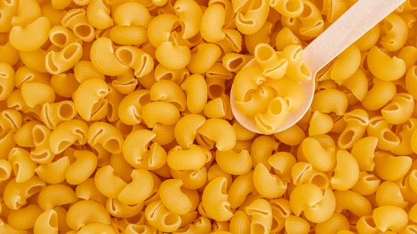 Mini Tubo Rigate Pasta Spaghetti Fideos Tazón Blanco Fondo Madera — Foto de Stock