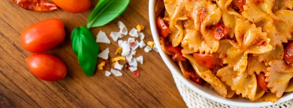 Salade Italienne Farfalle Bio Maison Pâtes Fraîches Spaghetti Nouilles Cuisiner — Photo