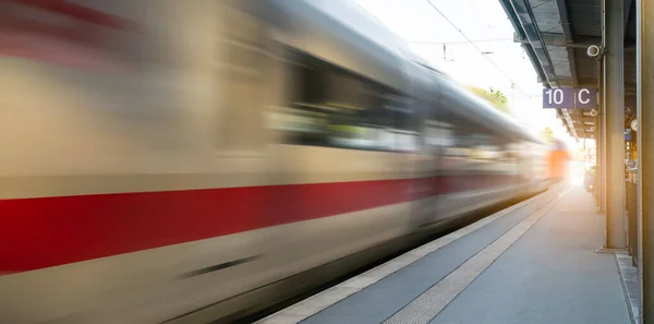 Abstraktní Pozaďové Cestování Mhd Rozmazaným Pohybem Vlaku Železničním Tunelu Metro — Stock fotografie