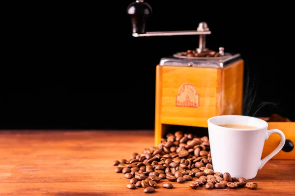 Свіже Кафе Ранкового Сніданку Освіжає Кофеїн Біла Чашка Смаженої Органічної — стокове фото