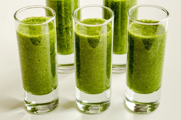 Yeşil ıspanak Kale Detoks Smoothie — Stok fotoğraf