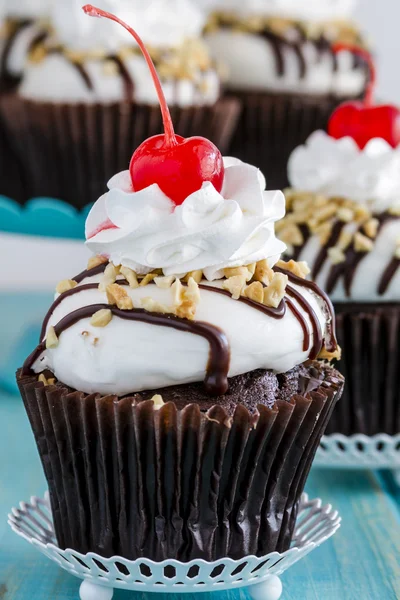 Fierbinte Fudge Sundae Cupcakes — Fotografie, imagine de stoc