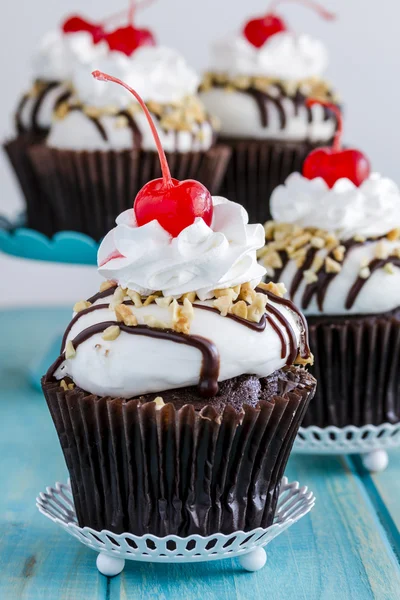 Cupcakes de helado caliente Fudge — Foto de Stock