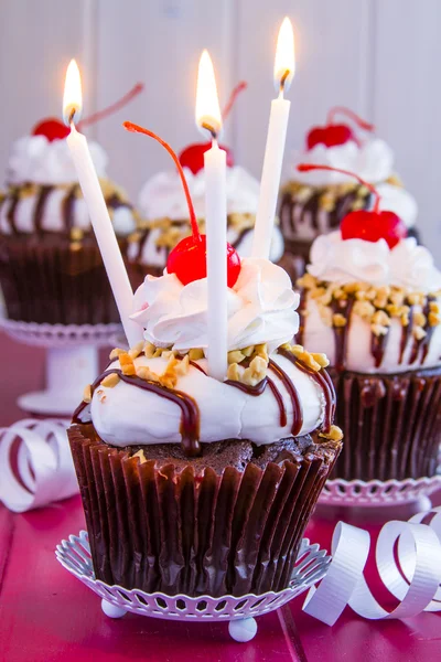 Hot Fudge Sundae Cupcakes — Stock Photo, Image