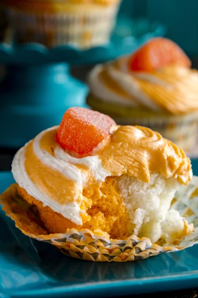 Oranje vanille boon wervelde Cupcakes — Stockfoto