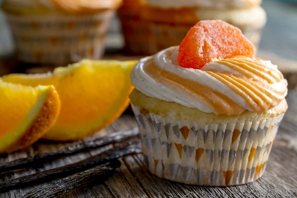 Orange Vanilla Bean virvlade Cupcakes — Stockfoto