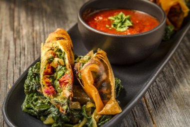 Tuscan Spring Rolls Marinara sos ile