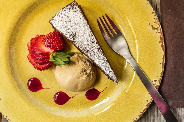 Flourless Chocolate Cake with Ice Cream — Stock Photo, Image