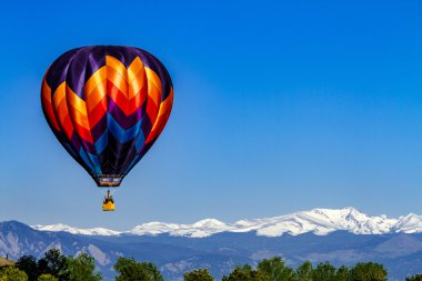 Kayalık dağ sıcak hava balon Festivali