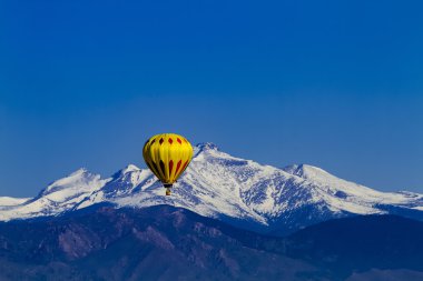 Kayalık dağ sıcak hava balon Festivali