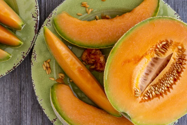 Fresh organic cantaloupe melon — Stock Photo, Image