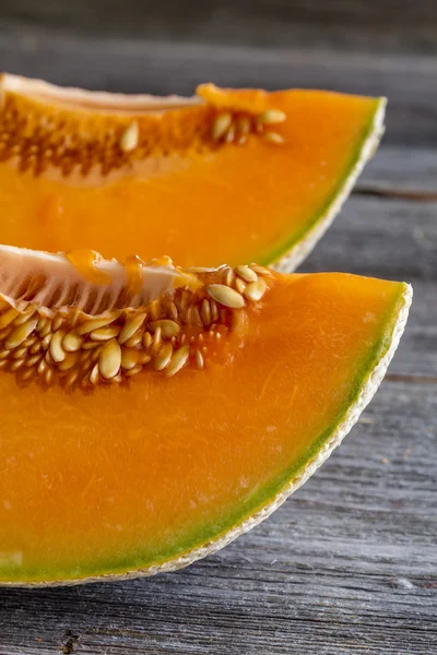 Fresh organic cantaloupe melon — Stock Photo, Image