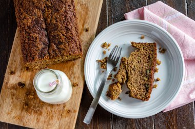 taze pişmiş kabak ve tarçınlı ekmek