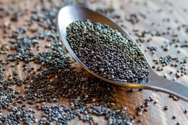 siyah-beyaz chia tohumu